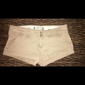 Abercrombie & Fitch Khaki shorts (stretch)